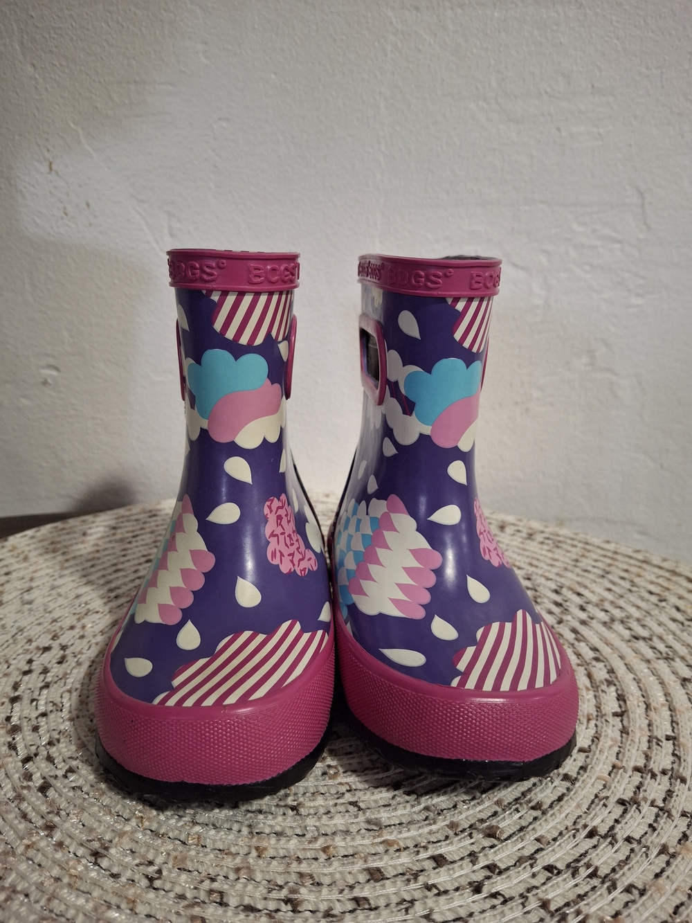 Bogs Kids Purple & Pink Patterned Rain Boots with Cloud Print Size 5. - Picture 2 of 11